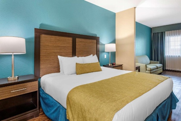 Best Western Plus Galveston Suites image 13