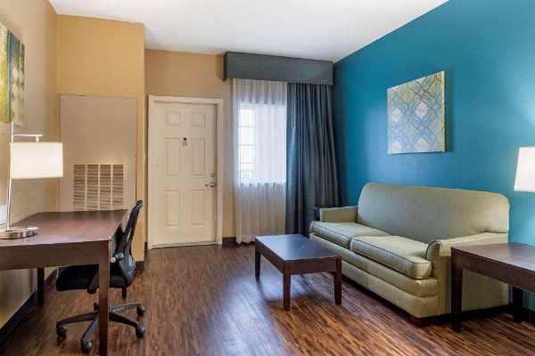 Best Western Plus Galveston Suites image 18
